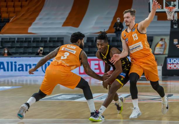 务与竞技的 务与竞技的