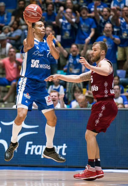 帮助球队稳 帮助球队稳