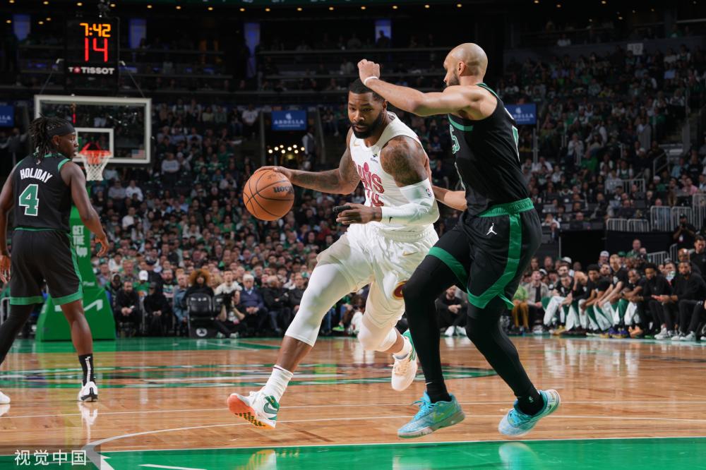 占据了绝对 占据了绝对